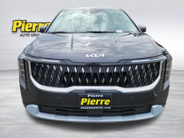 Used 2025 Kia Carnival FWD image 2