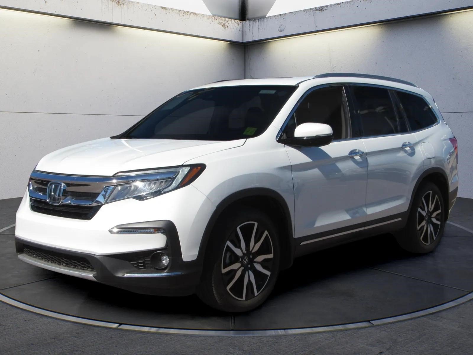 Used 2021 Honda Pilot Touring image 1