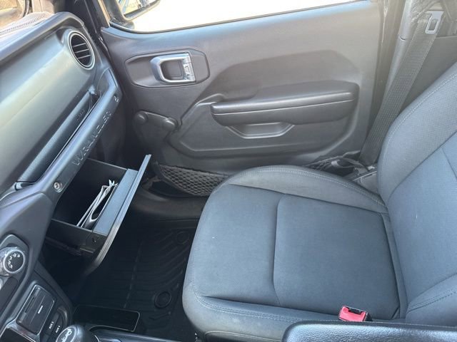 Used 2018 Jeep Wrangler Unlimited Sport image 22