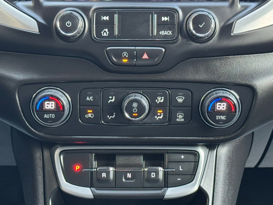 Used 2023 GMC Terrain SLT image 22