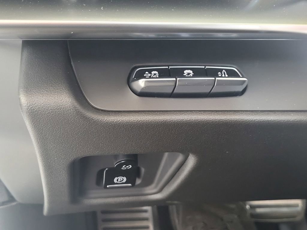 New 2026 Chevrolet Corvette Stingray Coupe w/ Battery Protection Package image 18