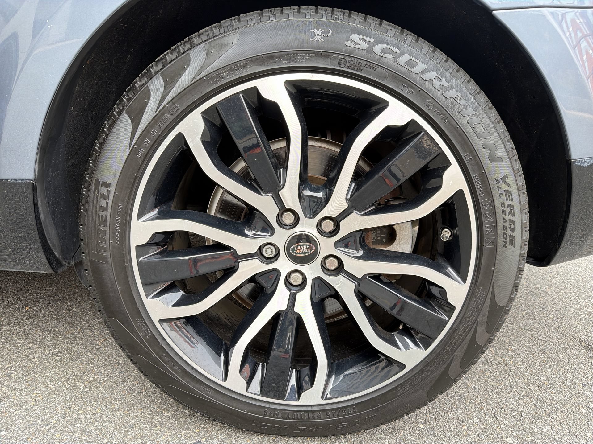 Used 2019 Land Rover Range Rover Sport HSE AWD/4WD image 29