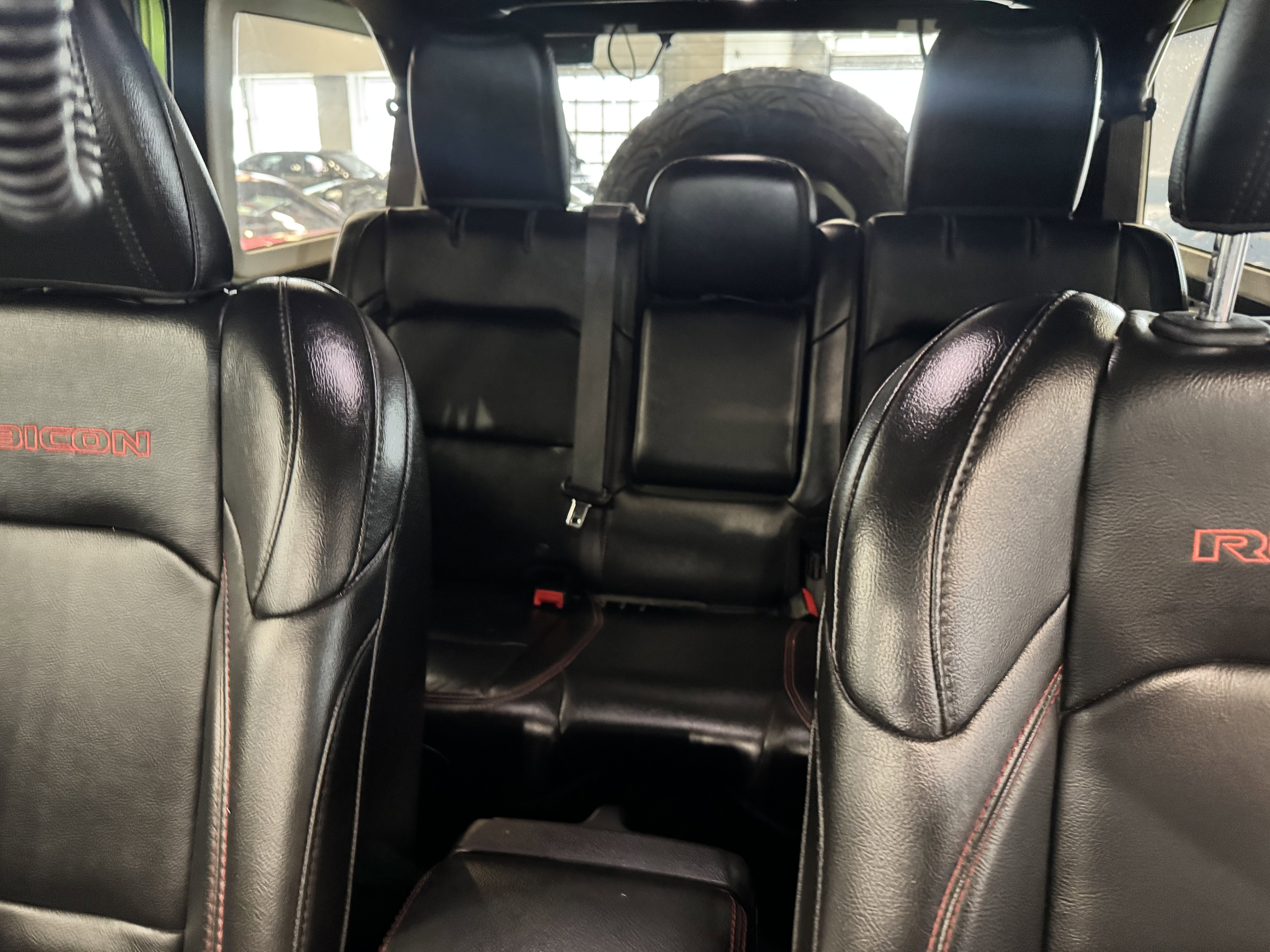 Used 2018 Jeep Wrangler Unlimited Rubicon image 30