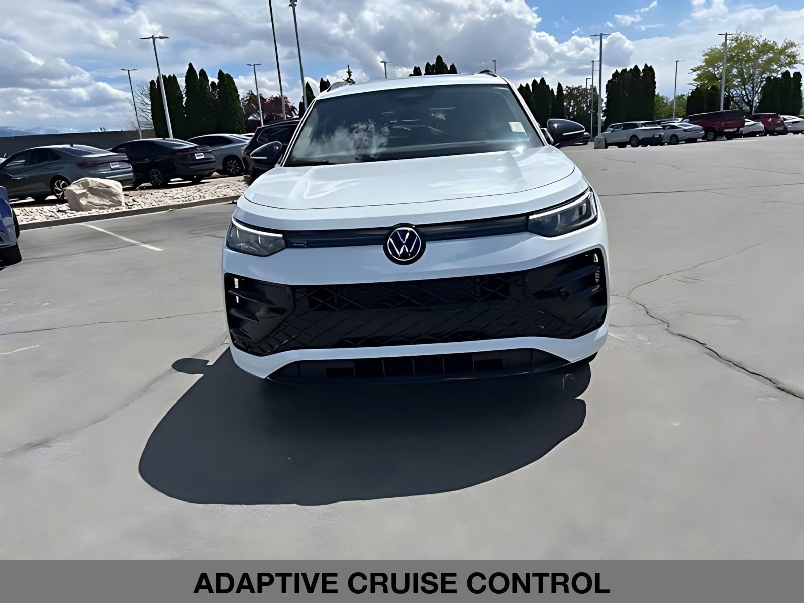 New 2026 Volkswagen Tiguan SE R-Line AWD/4WD image 8