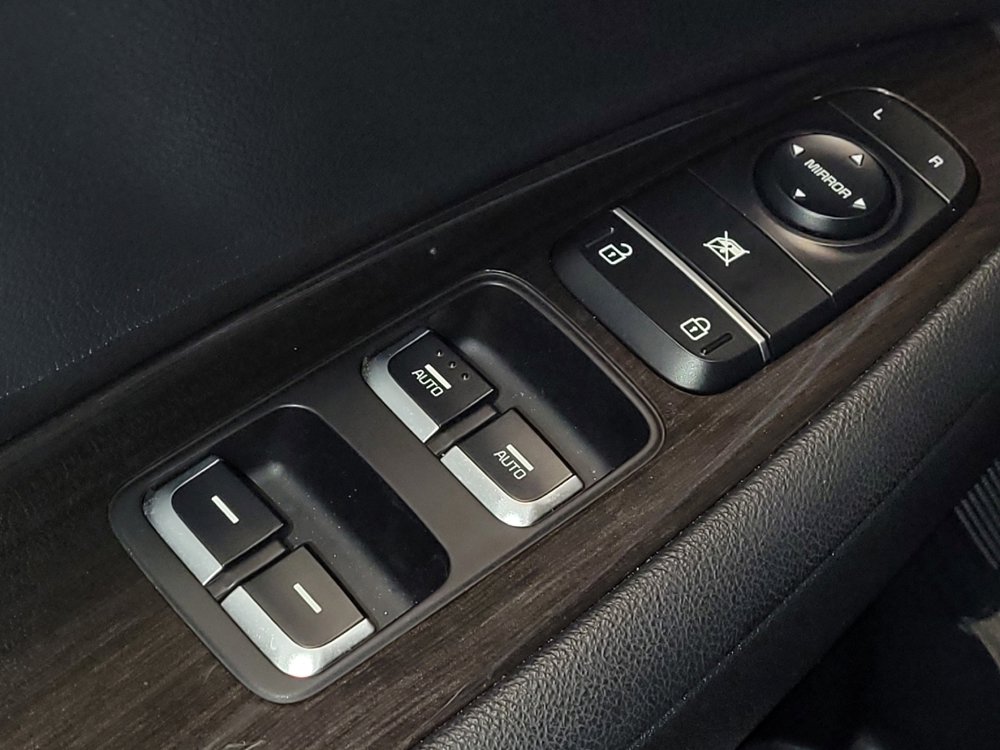 Used 2020 Kia Optima EX image 27