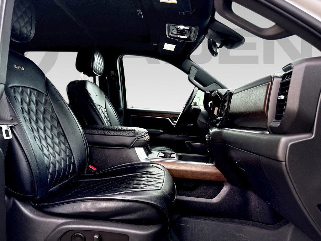 Used 2024 Chevrolet Silverado 2500 High Country w/ Technology Package image 13