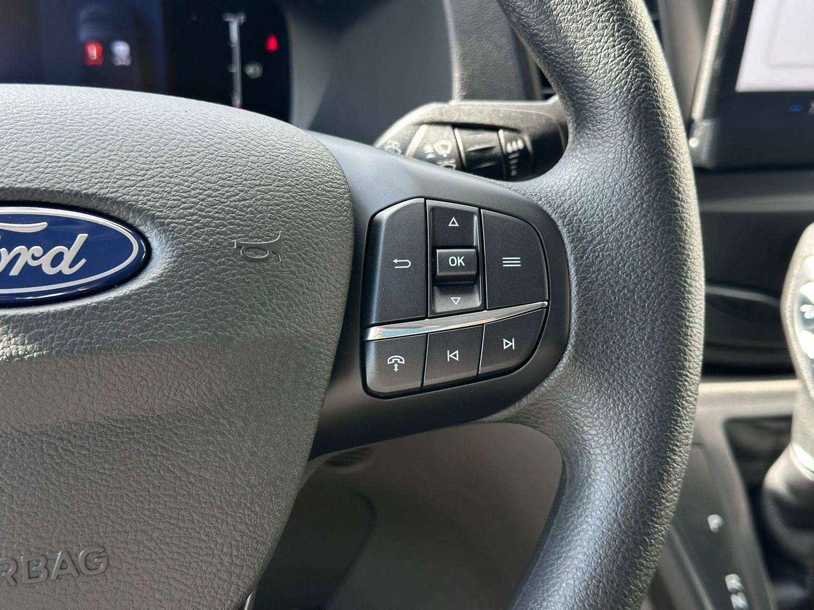 New 2026 Ford Transit 150 148 Medium Roof AWD w/ Load Area Protection Package image 18