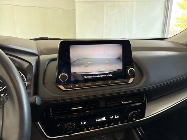 Used 2022 Nissan Rogue SV w/ SV Premium Package image 27