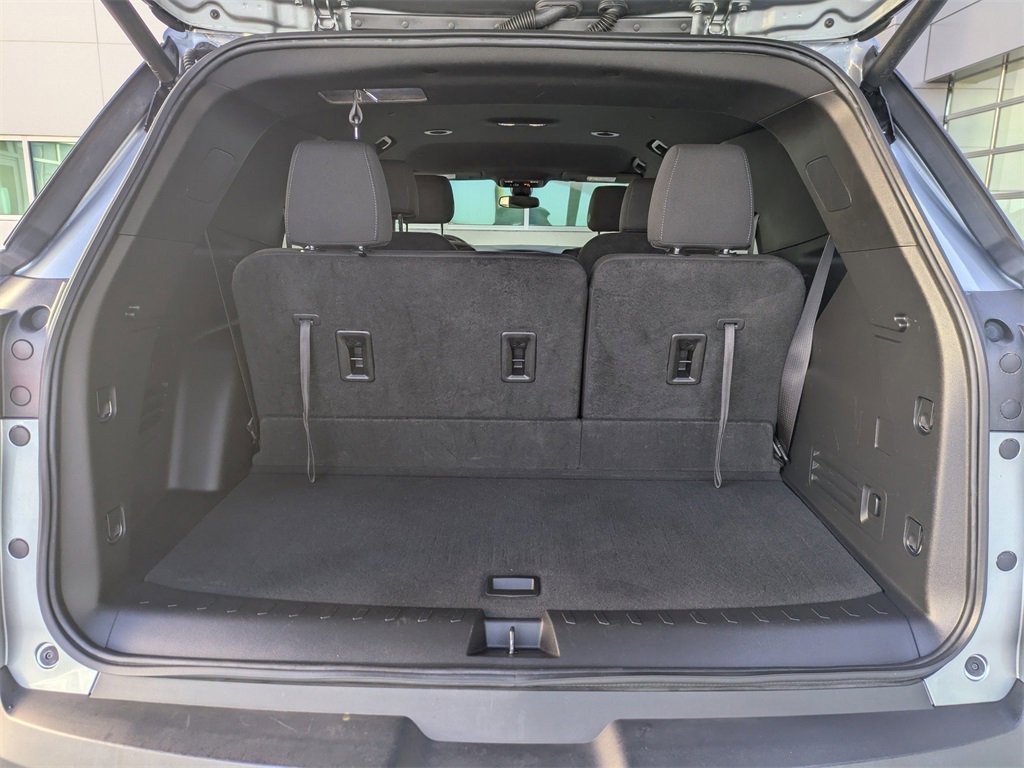 Used 2023 Chevrolet Traverse LT image 13