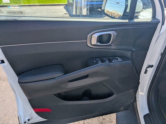 Used 2023 Kia Sorento EX AWD/4WD image 14