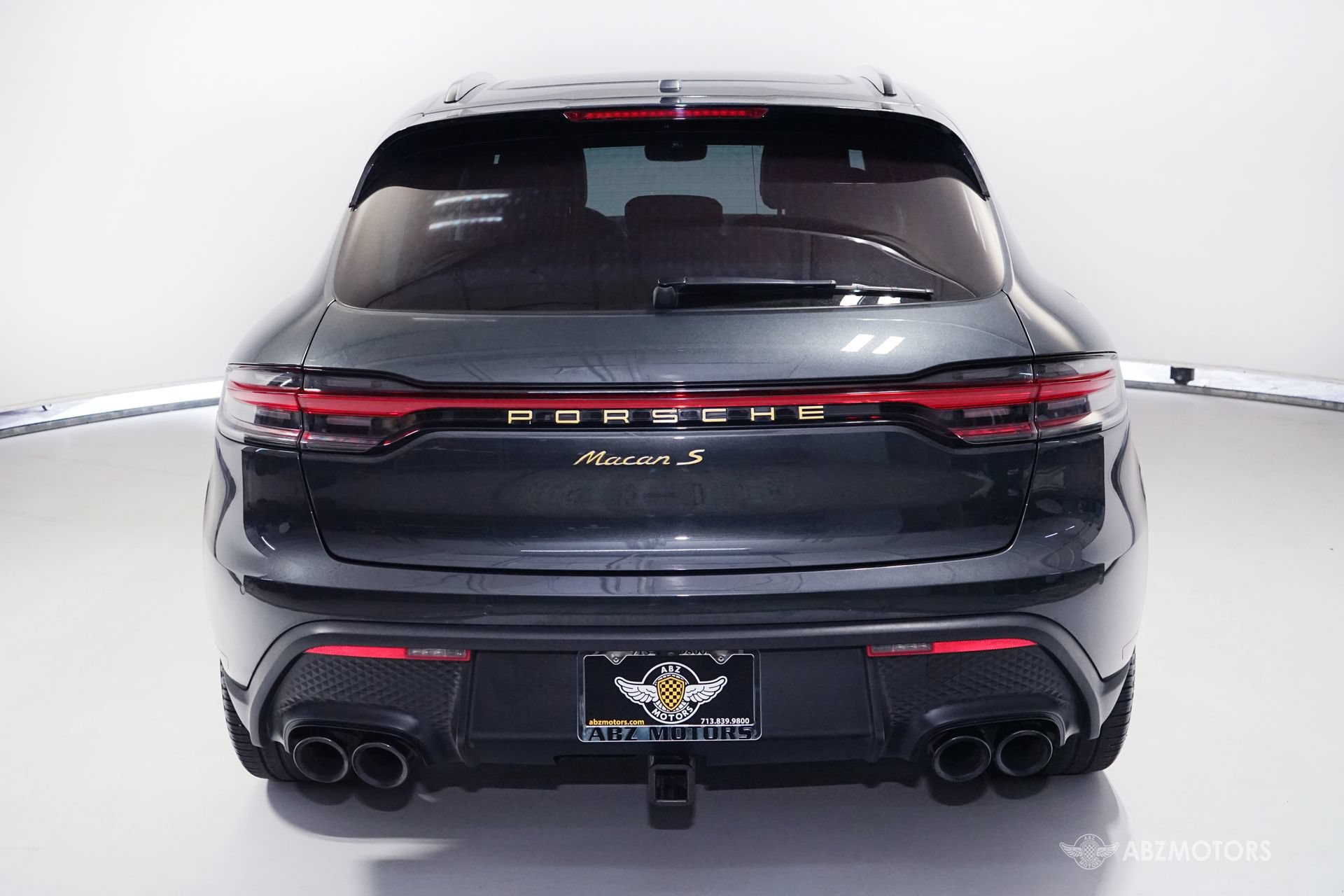 Used 2023 Porsche Macan S AWD/4WD image 7