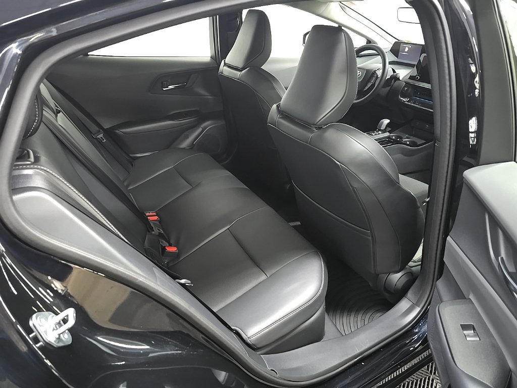 Used 2024 Toyota Prius XLE AWD/4WD image 19