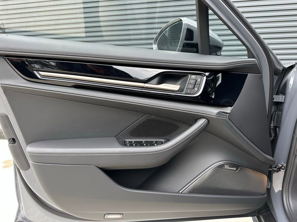 Used 2025 Porsche Panamera Turbo image 14