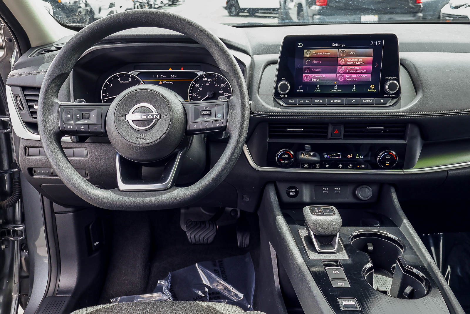 Used 2024 Nissan Rogue SV FWD image 3