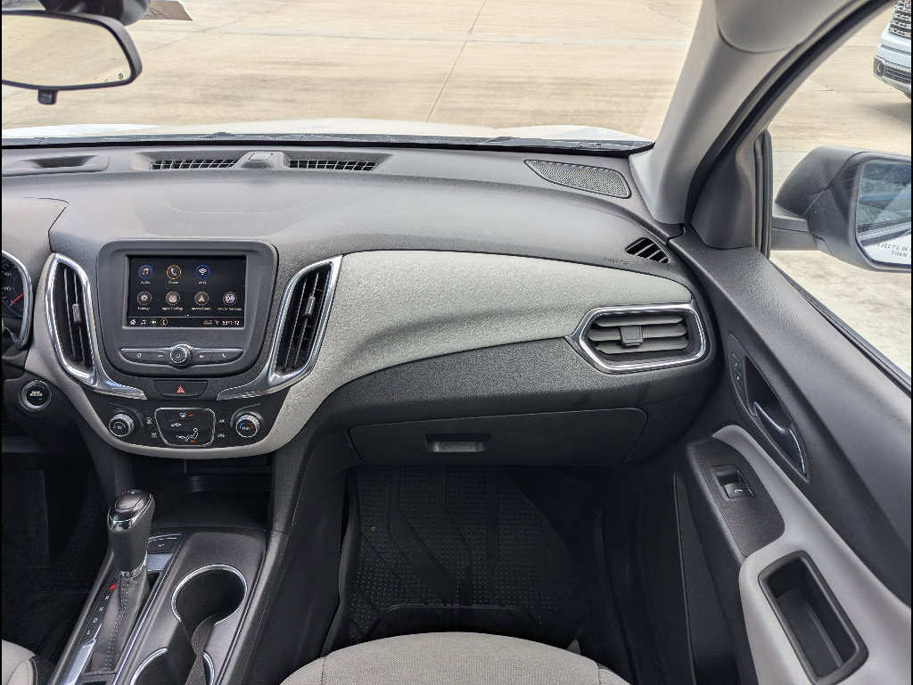 Used 2021 Chevrolet Equinox LS w/ LS Convenience Package image 4