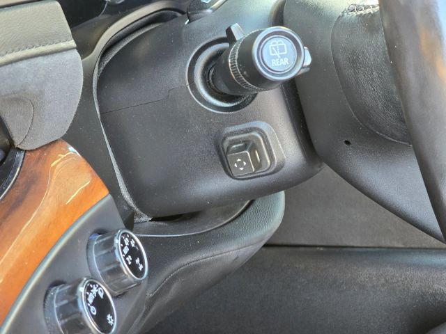 Used 2016 Cadillac Escalade Luxury image 39