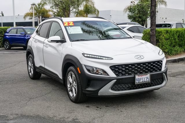 Certified 2022 Hyundai Kona SEL AWD/4WD image 3