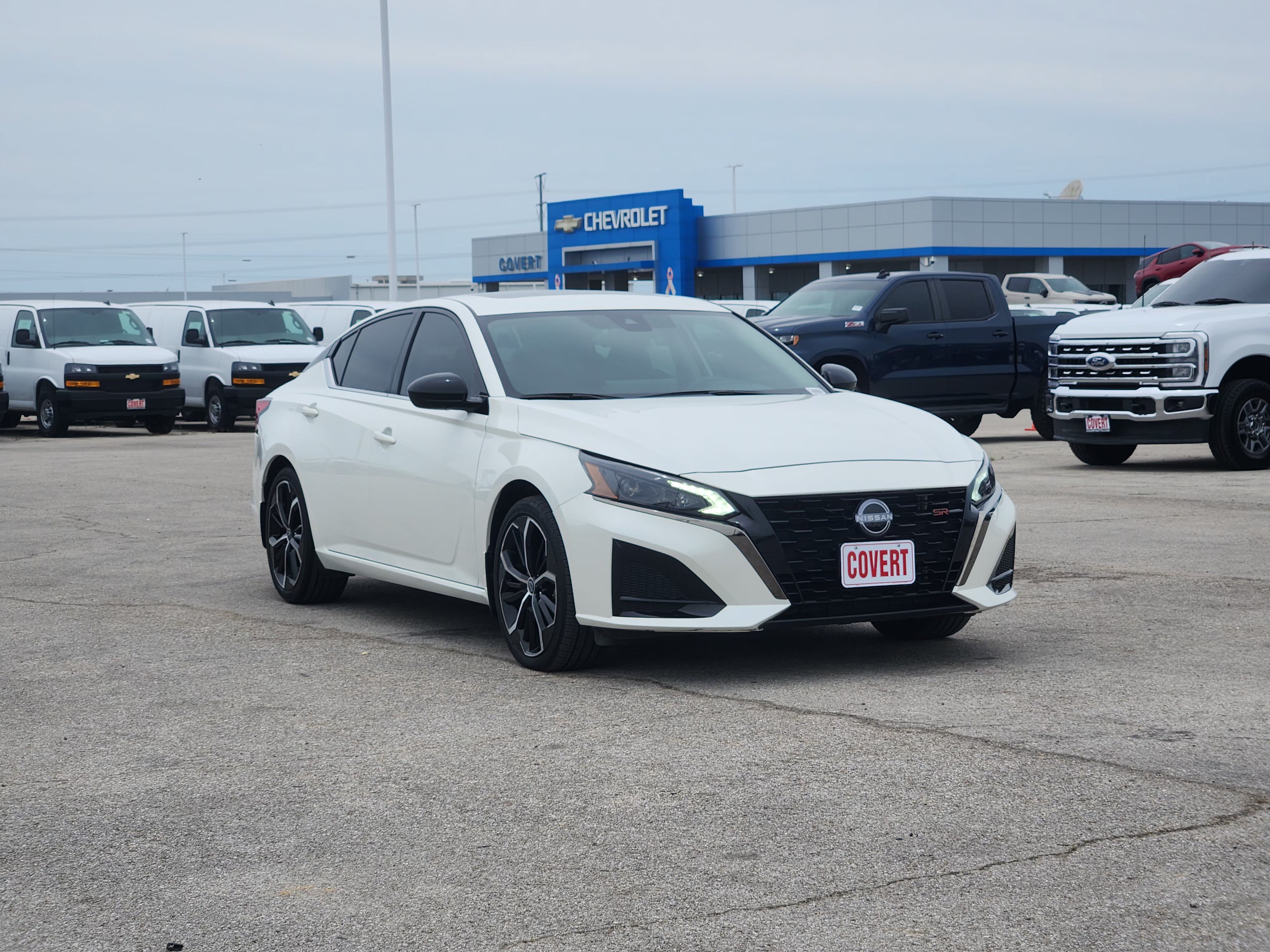 Used 2024 Nissan Altima 2.5 SR FWD image 3