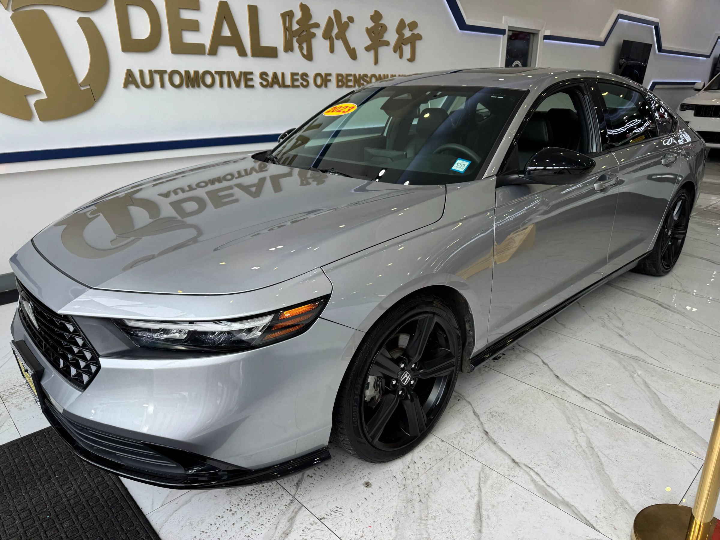 Used 2023 Honda Accord Sport image 3