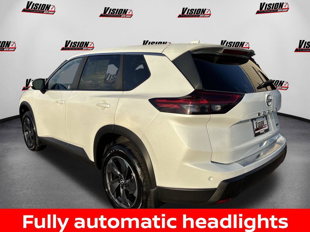 Certified 2026 Nissan Rogue SV AWD/4WD image 9