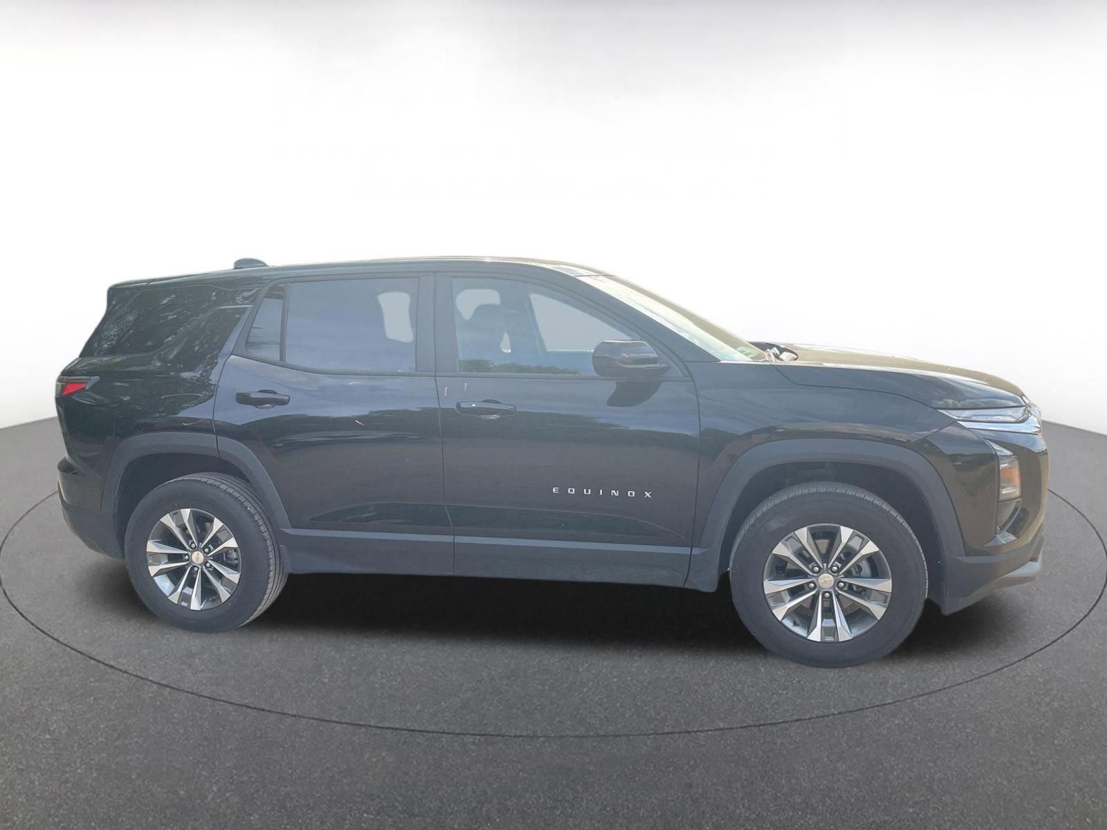 Used 2025 Chevrolet Equinox LT FWD image 20