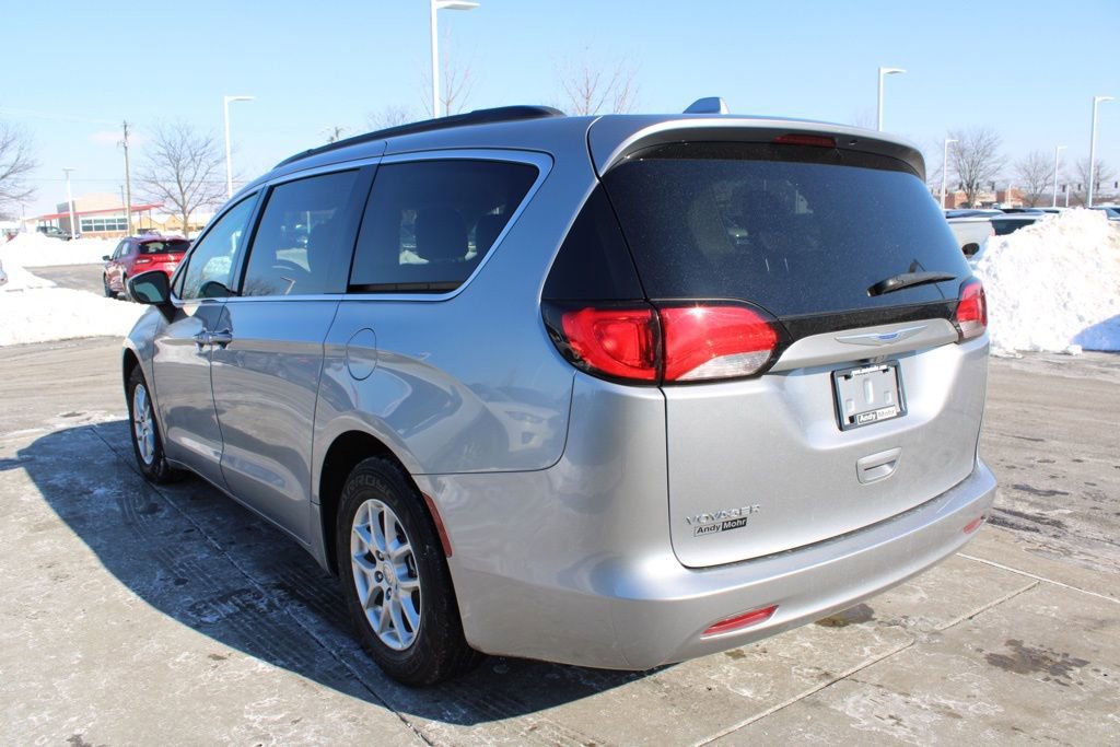 Used 2020 Chrysler Voyager Lxi image 5