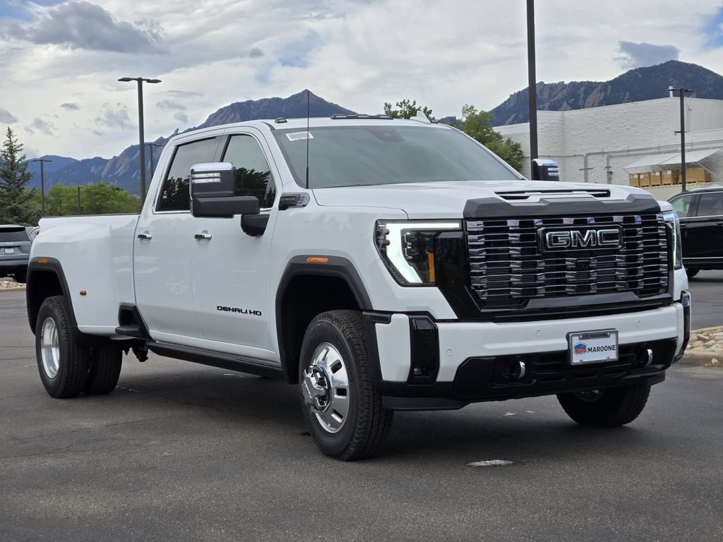 New 2026 GMC Sierra 3500 Denali Ultimate w/ LPO, Black Badging Package AWD/4WD image 2
