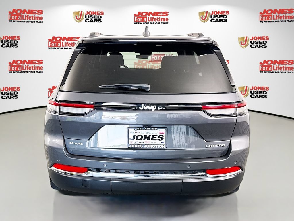 Used 2025 Jeep Grand Cherokee Laredo w/ MOPAR Finishing Package AWD/4WD image 14