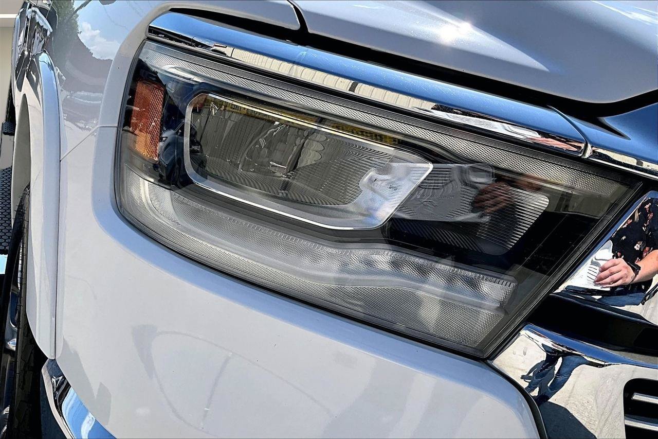 Used 2022 RAM 1500 Laramie AWD/4WD image 33