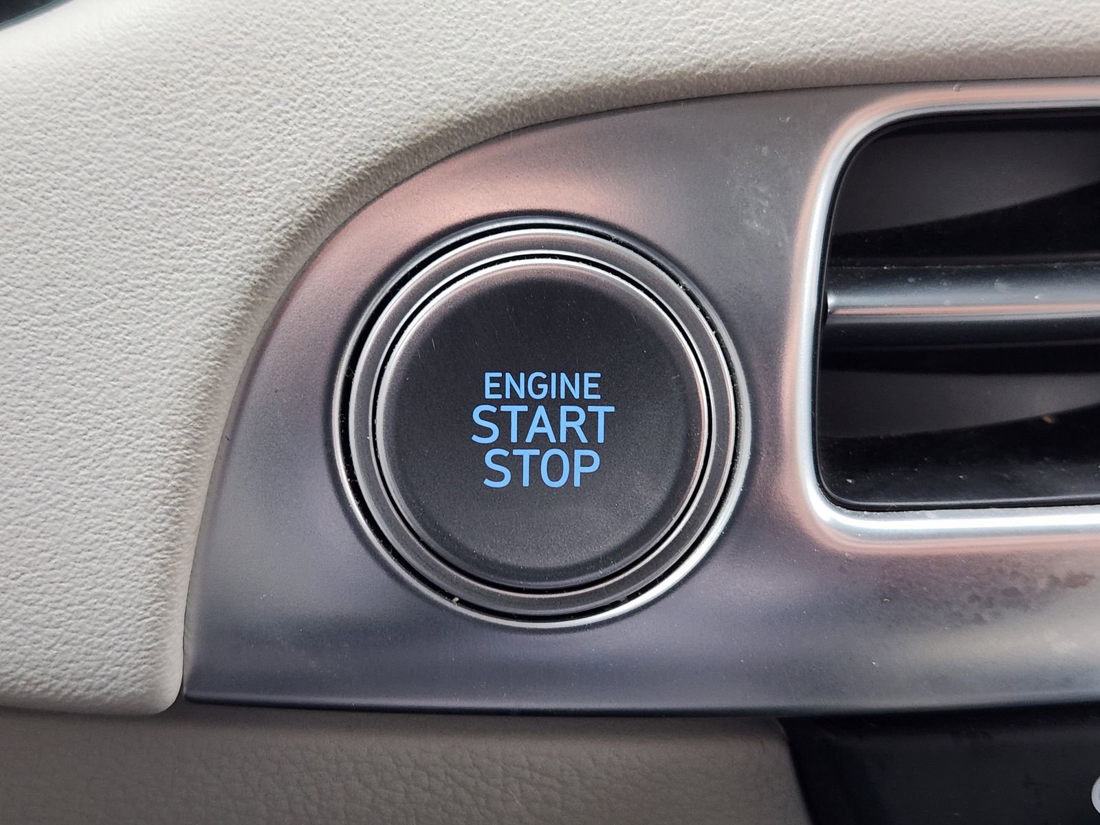 Used 2023 Hyundai Palisade Calligraphy image 25