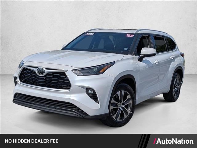 Used 2022 Toyota Highlander XLE FWD video 1