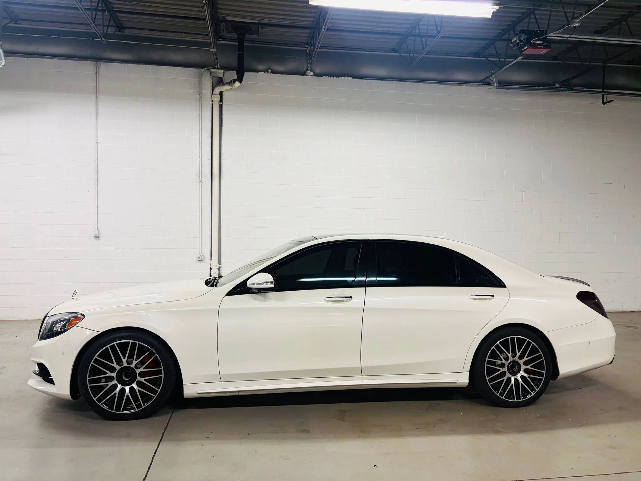 Used 2016 Mercedes-Benz S 550 4MATIC Sedan image 5