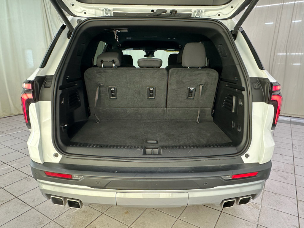 Used 2024 Chevrolet Traverse LT w/ LPO, Floor Liner Package FWD image 8