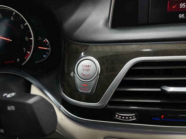 Used 2018 BMW 750i w/ Executive Package image 21