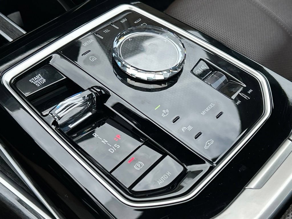 Used 2025 BMW 740i RWD image 35