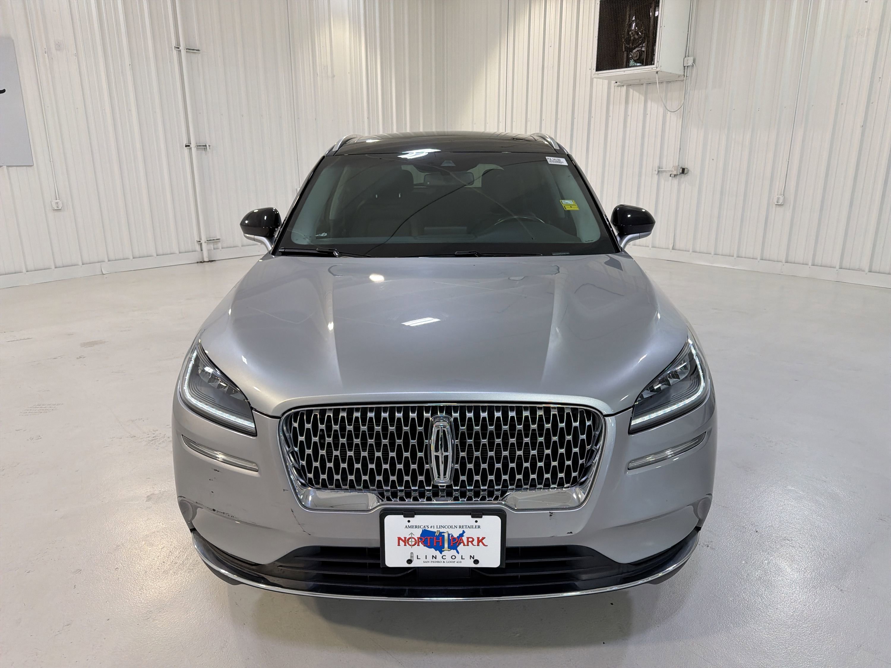 Used 2022 Lincoln Corsair AWD w/ Premium Package image 32
