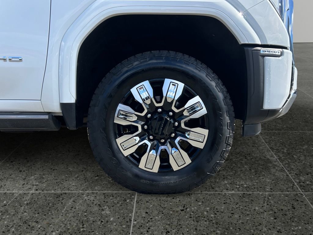 Used 2024 GMC Sierra 3500 Denali w/ Denali Reserve Package AWD/4WD image 9
