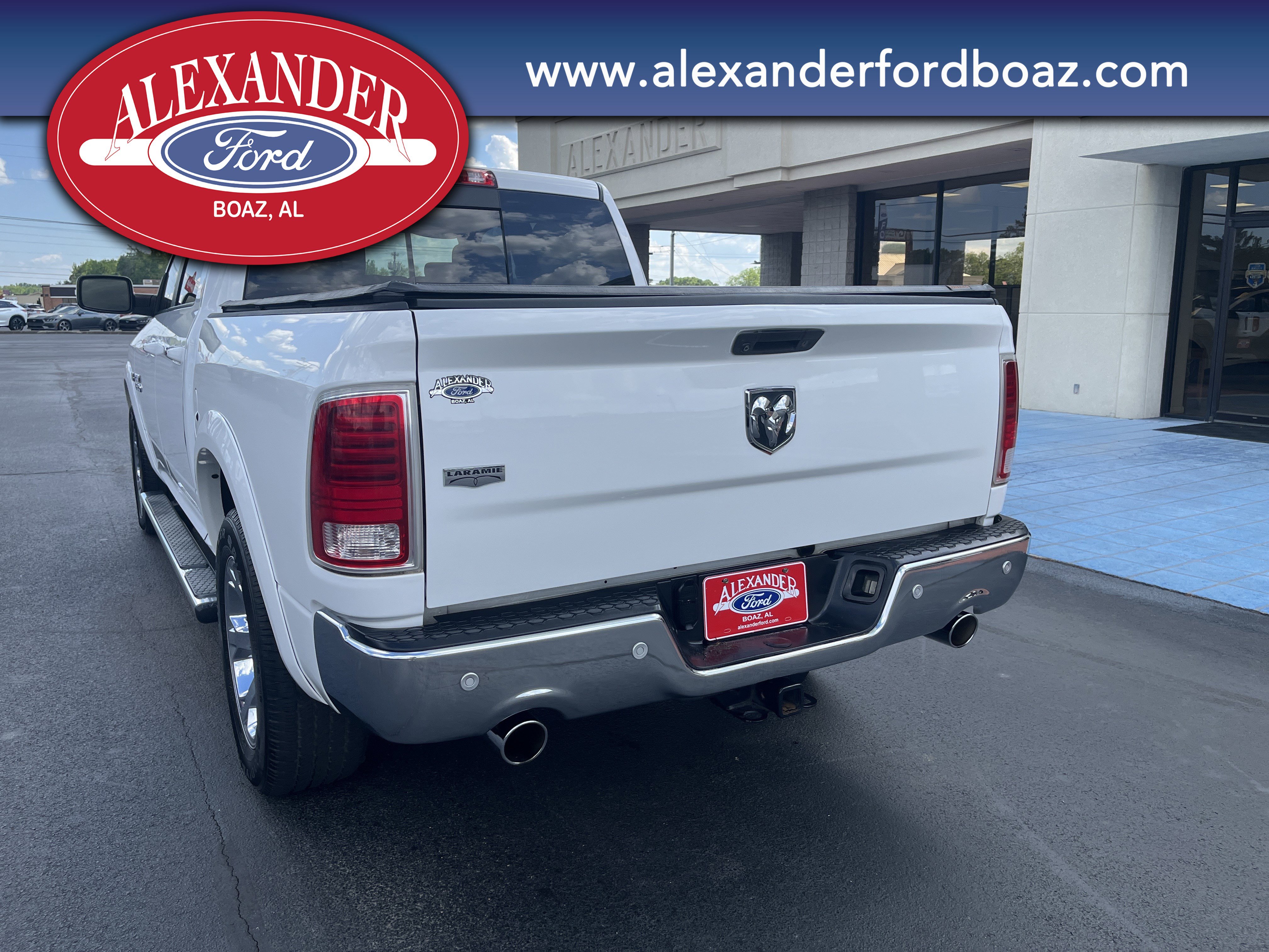 Used 2016 RAM 1500 Laramie w/ Convenience Group image 6