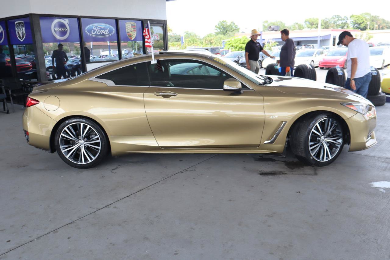 Used 2018 INFINITI Q60 3.0t Luxe RWD image 3