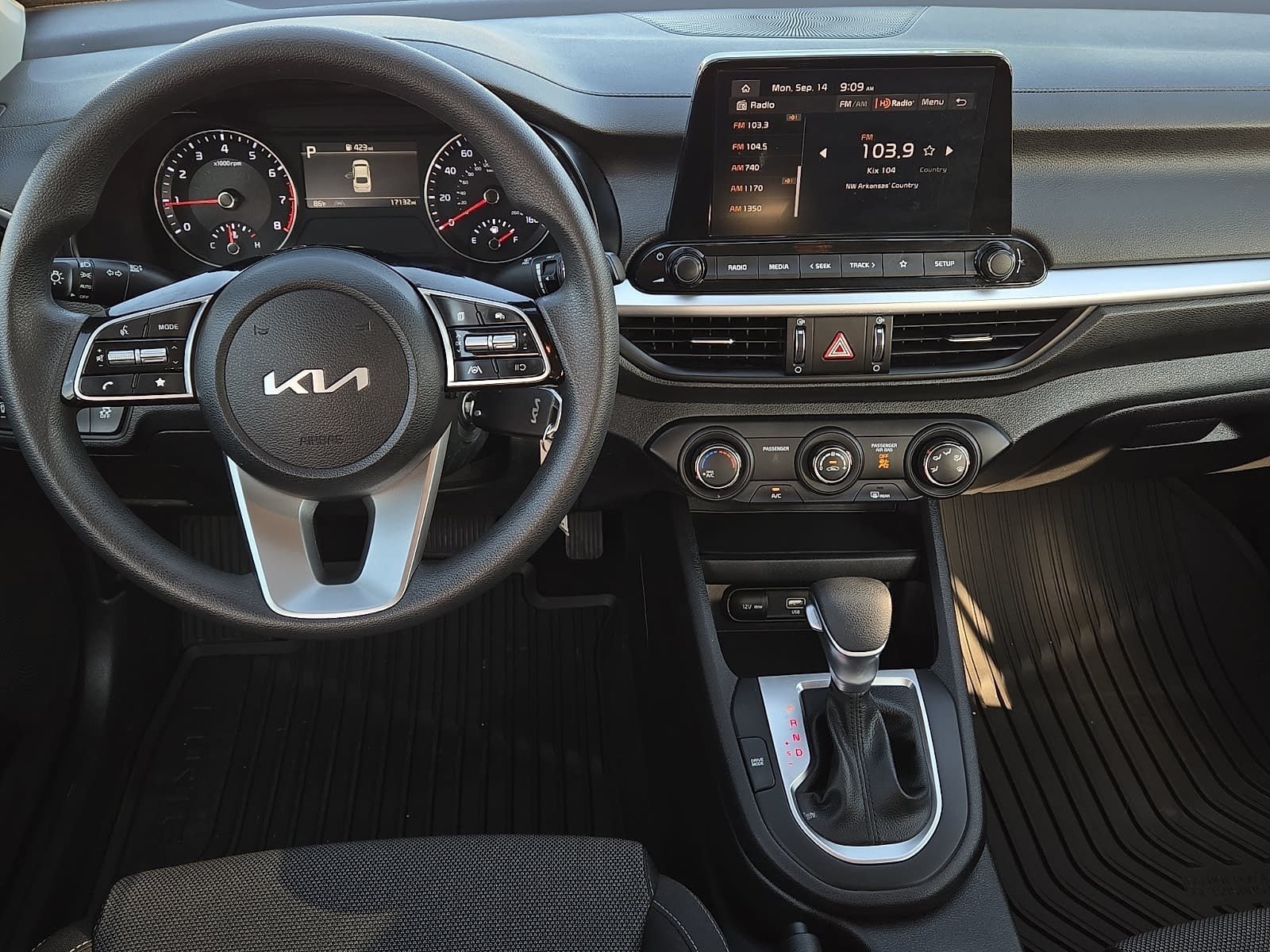 Used 2024 Kia Forte LXS FWD image 11