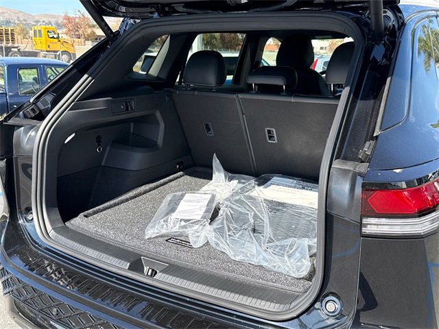 New 2026 Volkswagen Tiguan SE R-Line image 16