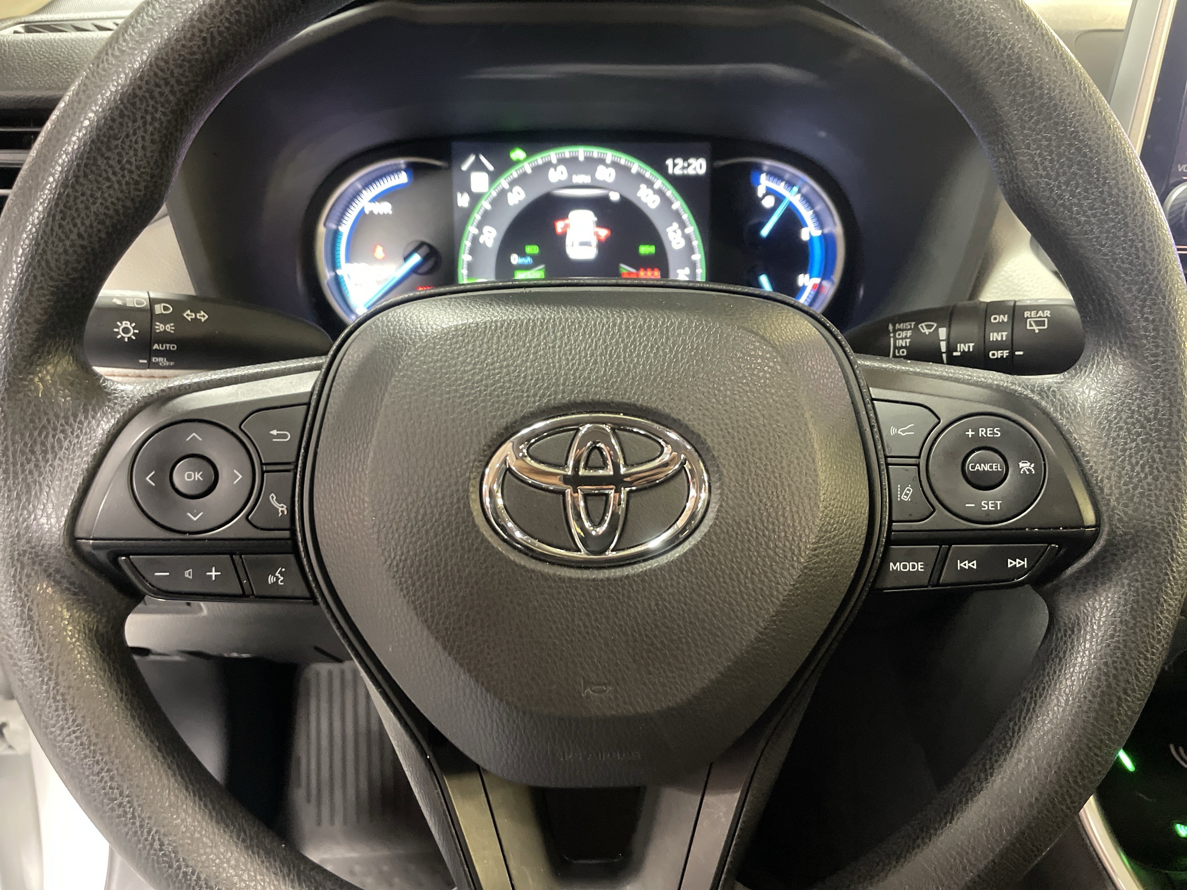 Used 2025 Toyota RAV4 XLE image 18