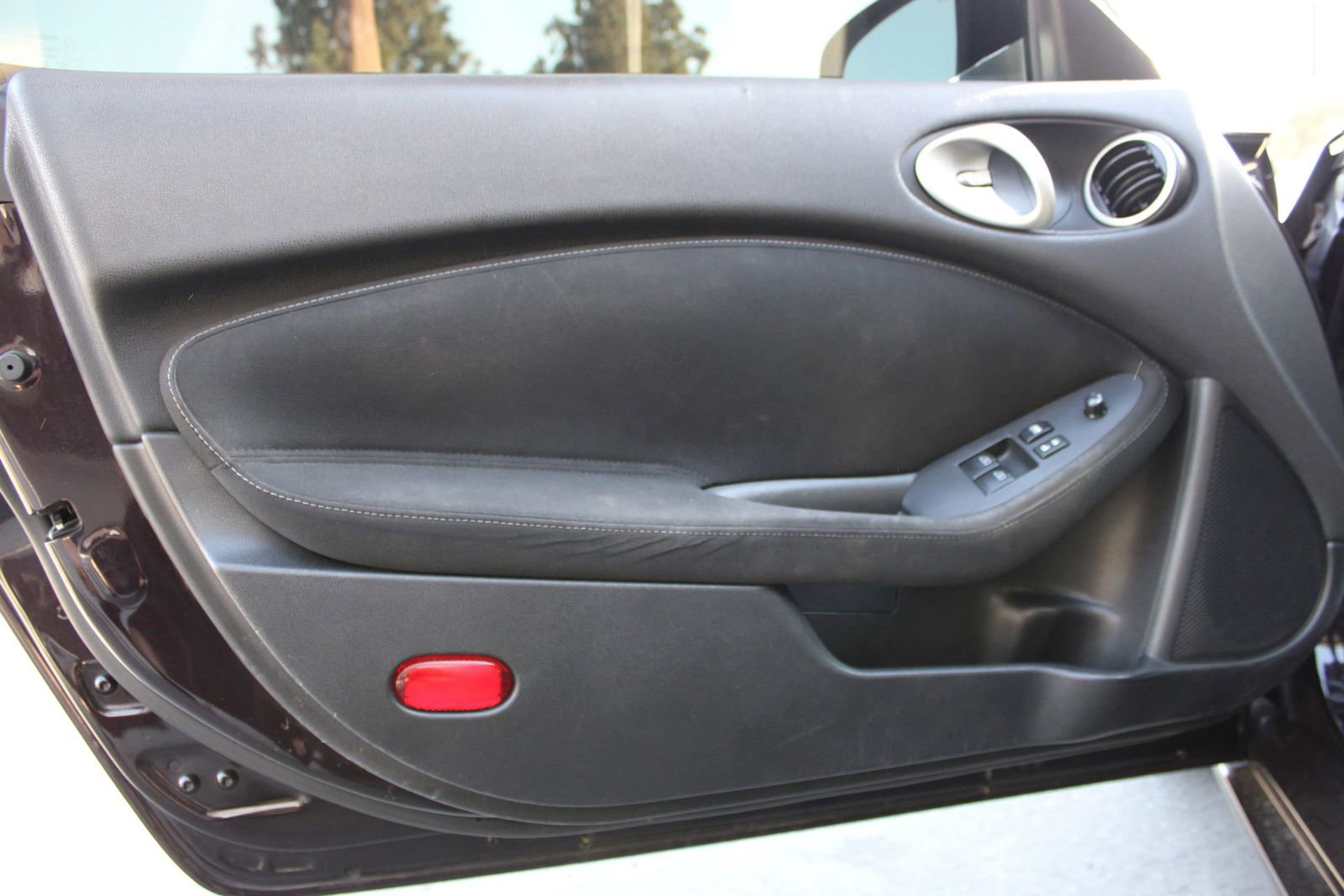 Used 2014 Nissan 370Z Coupe image 12