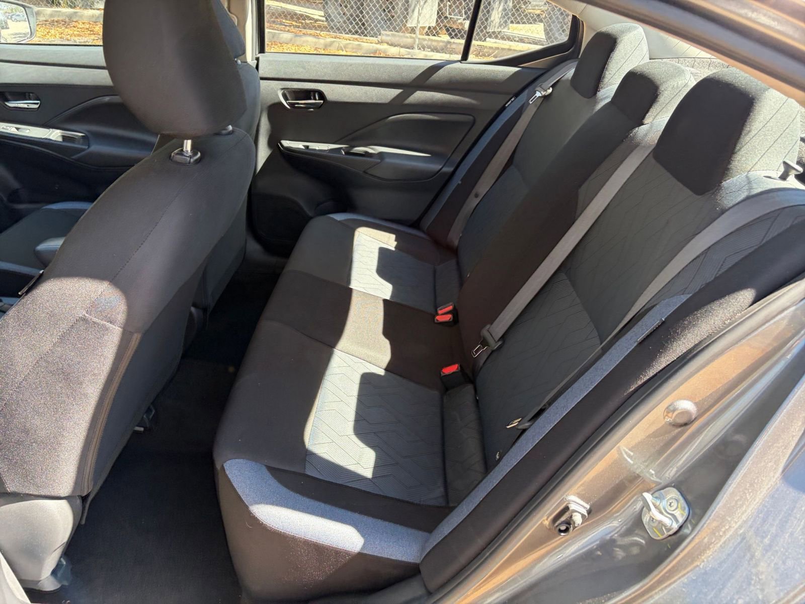 Used 2025 Nissan Versa SV FWD image 33