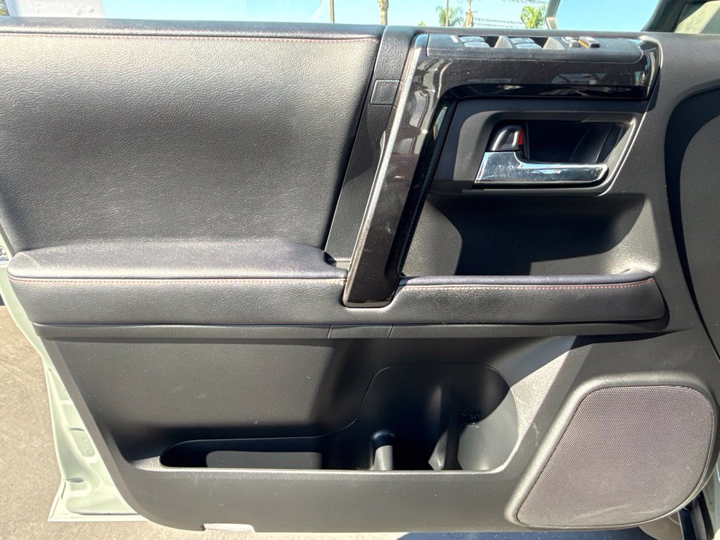 Certified 2022 Toyota 4Runner TRD Off-Road Premium AWD/4WD image 18