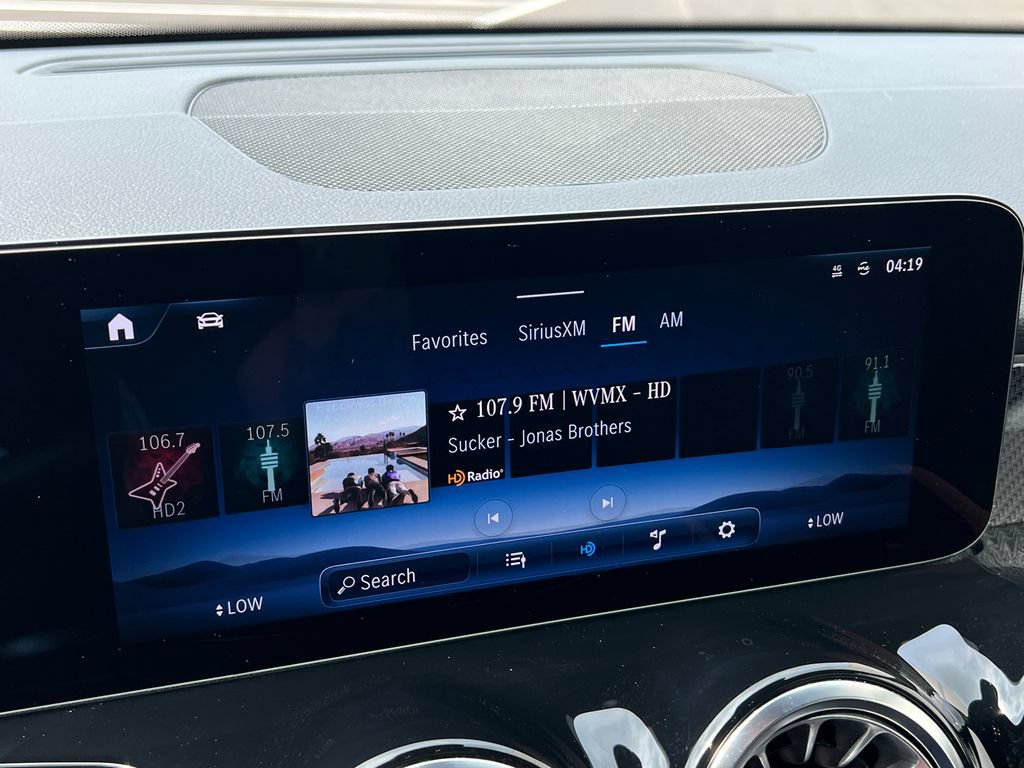 Used 2024 Mercedes-Benz GLB 250 4MATIC image 20