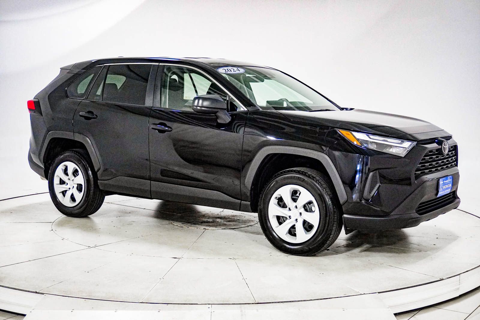 Used 2024 Toyota RAV4 LE AWD/4WD image 13