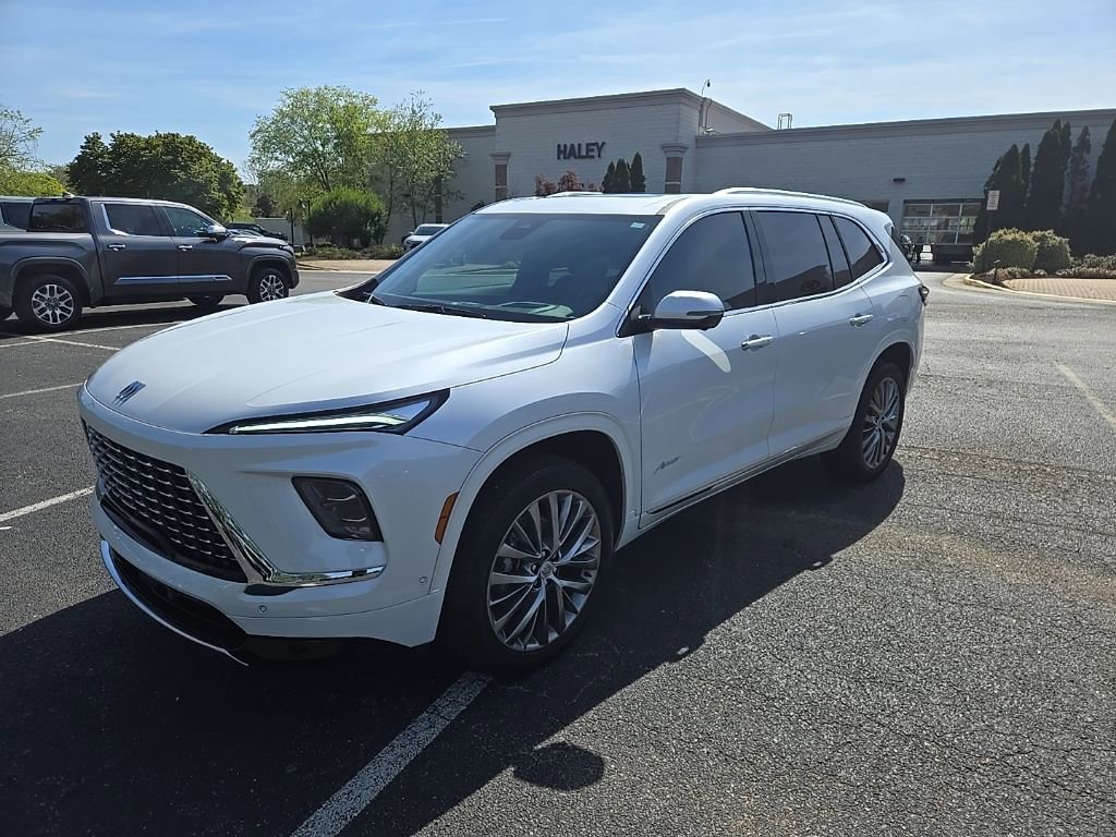 Used 2025 Buick Enclave Avenir w/ Super Cruise Package image 6