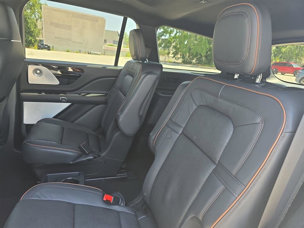 New 2025 Lincoln Aviator Black Label image 13