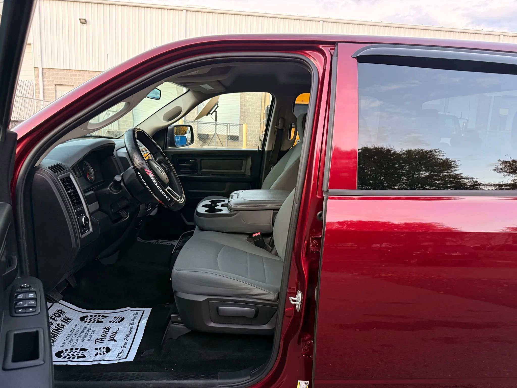 Used 2017 RAM 1500 Express image 13